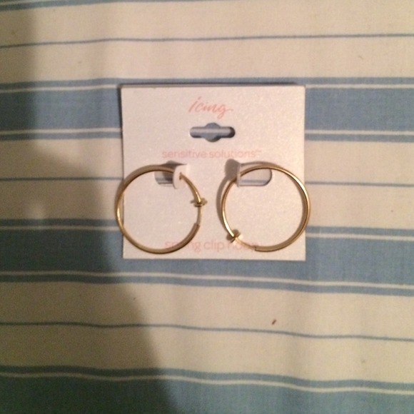 Realistic clip on earrings