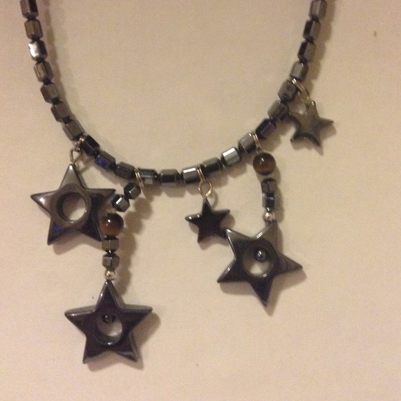 Metallic star necklace
