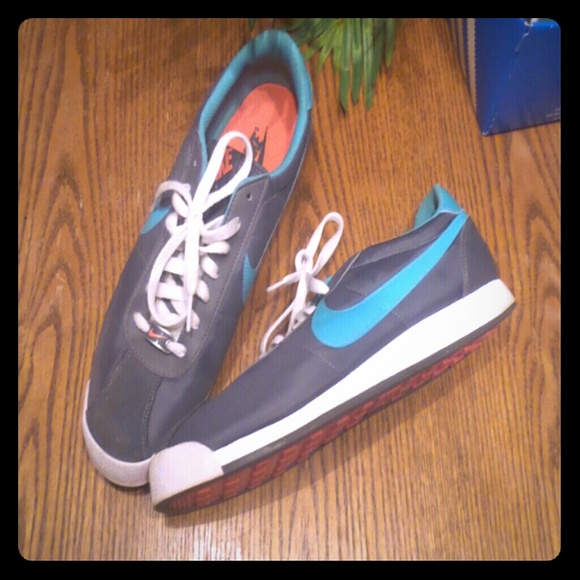 Mens nikes!!!