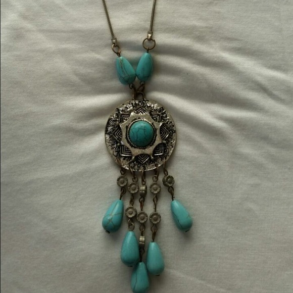 Free gift 😍with a coach bundle turquoise necklace - Picture 1 of 3