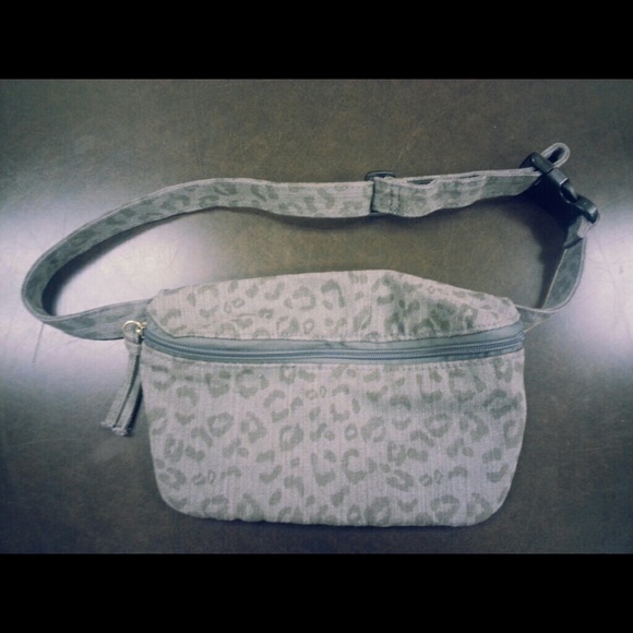 H&M Cheetah printed fanny pack