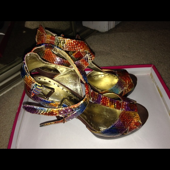 Brand new rare bcbg shoes size 7/2