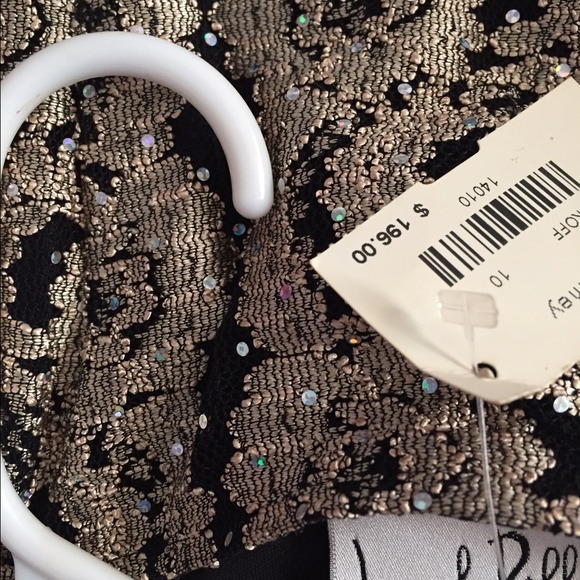 Stunning lace with sequence dress - Picture 4 of 4