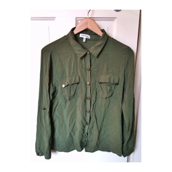 ♻️DONATED♻️ Monteau Los Angeles Button Up Blouse - Picture 2 of 3