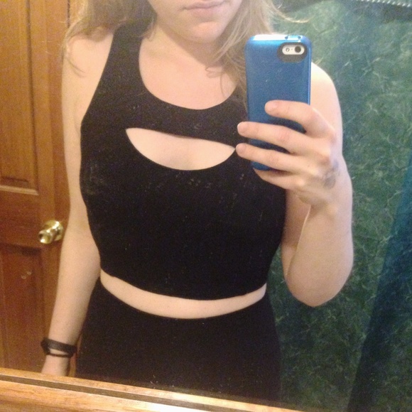 Never worn! Black Knit Crop Top