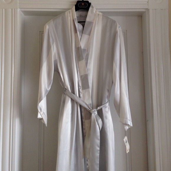 Oscar de La Renta 2 pieces night gown. Large.