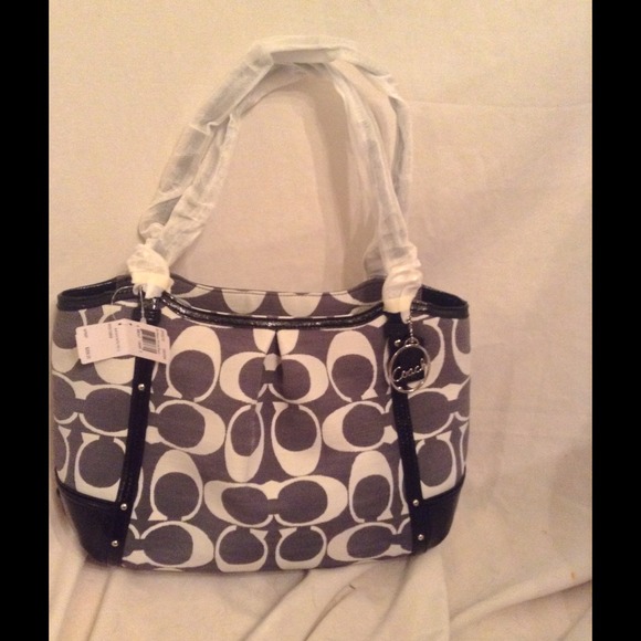 NWT COACH BAG AUTHENTIC AND EXCLUSIVE