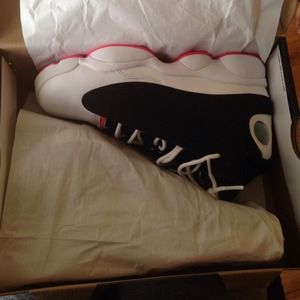 Jordan 13 hyperpinks size 4y BRAND NEW ❗️