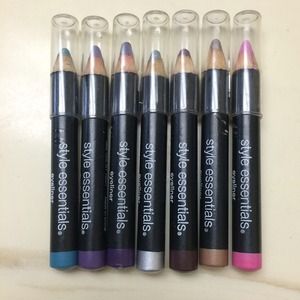 ❌Sold in Bundle❌ 7 colored eye crayons