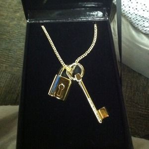 NWT Victoria's Secret Scandalous Necklace