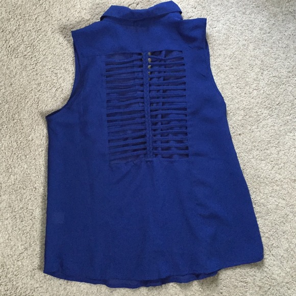Blue tank with semi open back - Picture 2 of 2