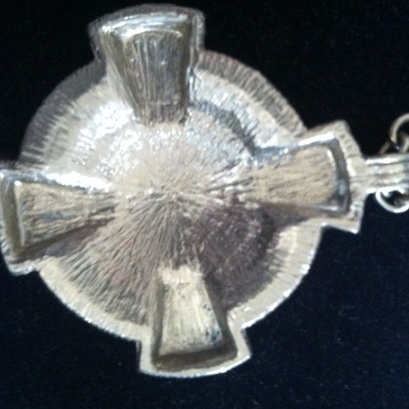 Possible Celtic ? Looking for info SILVER EMERALD STONES - Picture 3 of 4