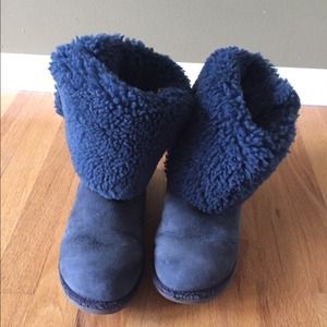 what to wear with navy blue uggs what to wear with navy blue uggs