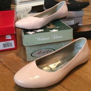 Pink flats for a boutique in Turkey