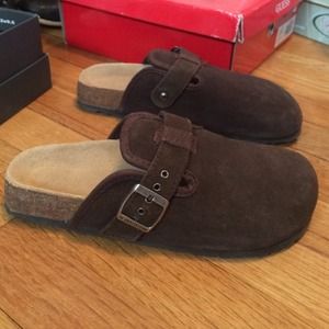 American Eagle slip-ons