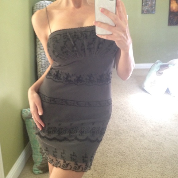 Lacy grey & black cocktail dress - Picture 2 of 4