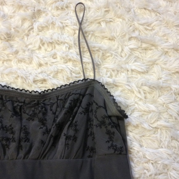 Lacy grey & black cocktail dress - Picture 3 of 4