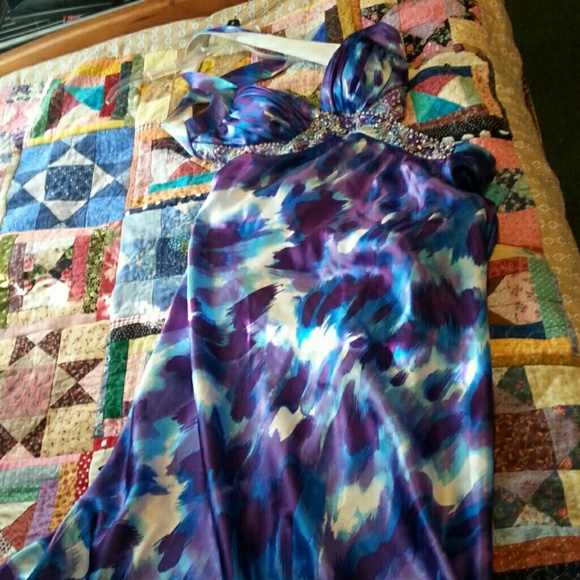 Prom Dress - Picture 3 of 4