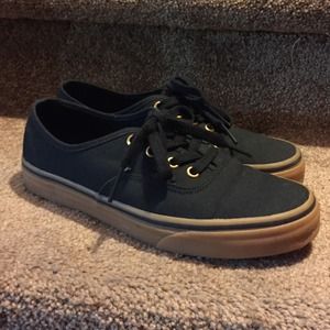 black/gum vans