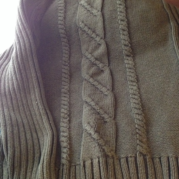 Army green woolrich sweater