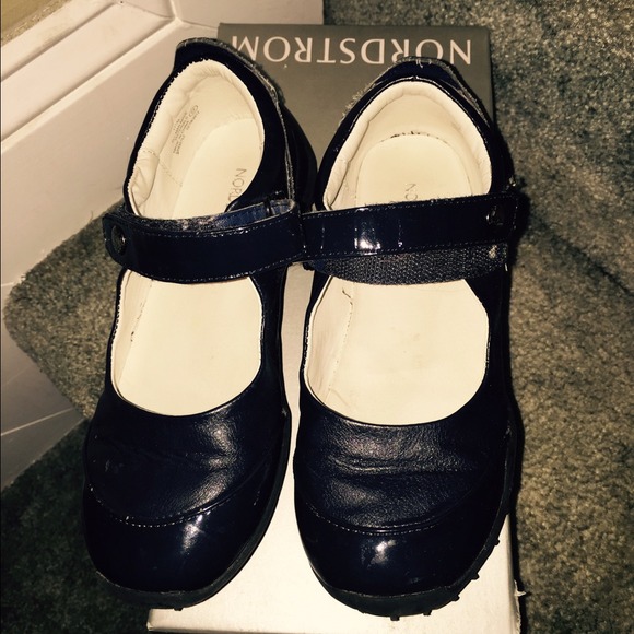 Girls navy blue Mary Jane.