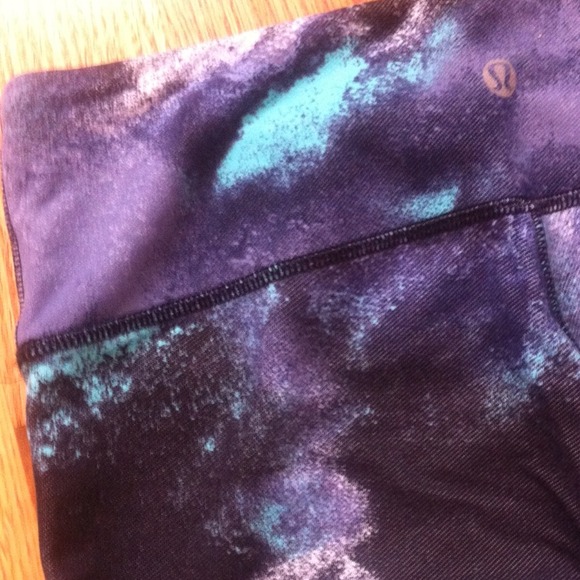 Lululemon LIMITED EDITION  Wunder Unders 6 - Picture 3 of 3