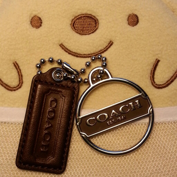 Brown coach tag