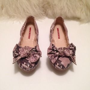 New Prada snakeskin bow flats size 38.5