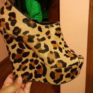 Leopard wedges