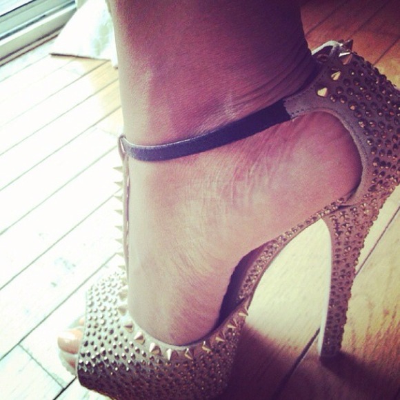 Nude shoe
