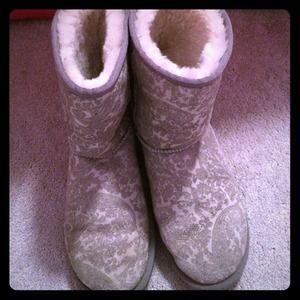 AUTHENTIC UGGS- Grey Paisley print