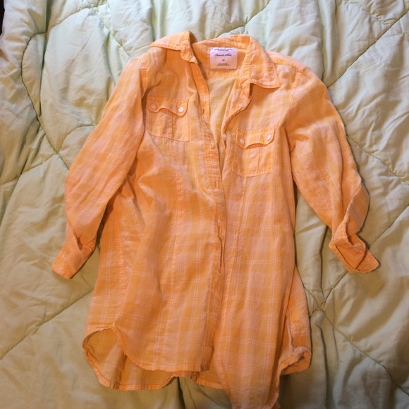 Yellow quarter sleeve button up