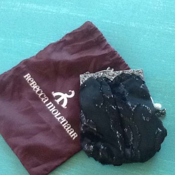 Black clutch