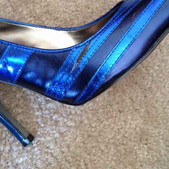 Blue and black heels/SOLD IN BUNDLE😊 - Picture 3 of 4