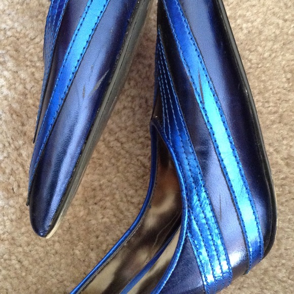 Blue and black heels/SOLD IN BUNDLE😊 - Picture 4 of 4