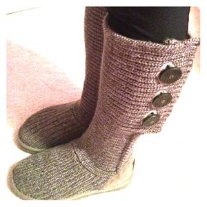 AUTHENTIC UGGS- Grey Knit Boots
