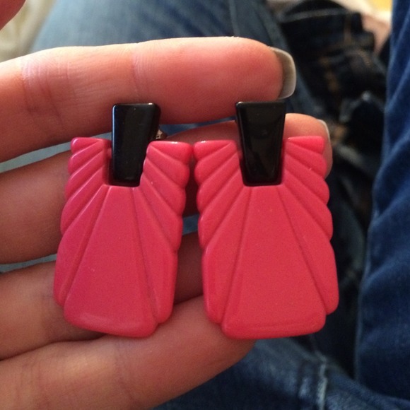 Jewelry - Hot Pink and Black Plastic Vintage Earrings