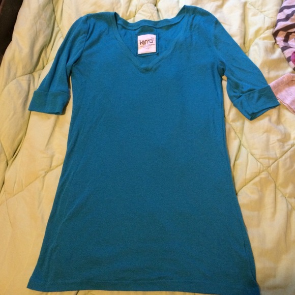 Blue Kirra v-neck shirt