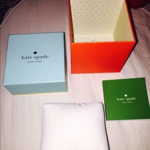 New authentic Kate spade watch box🎀