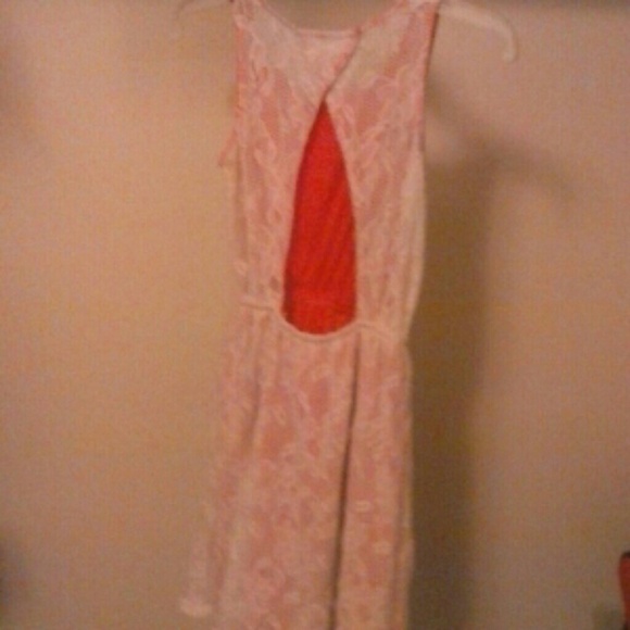 Pink and white lace dress - Picture 3 of 3