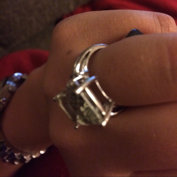 Green Amethyst and white Topaz ring - Picture 4 of 4