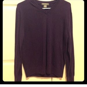 Bundle of two men's sweaters.