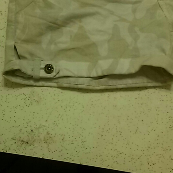 Shorts - Picture 4 of 4