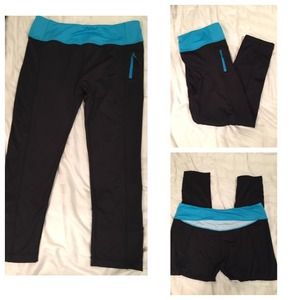 Capri jogs pants.