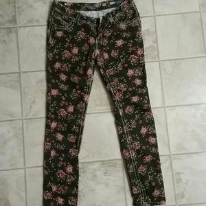 Nwot, black floral miss me jeans