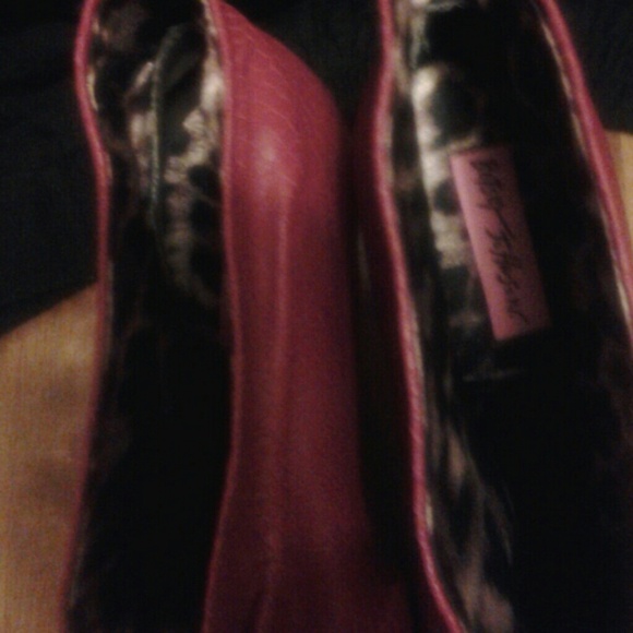 Ankle boots was walked in not worn