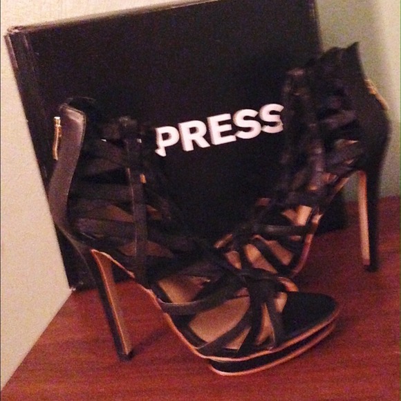 Leather and spandex shoes