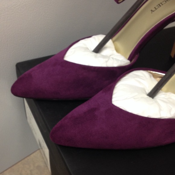 SOLD Julianne Hough for Sole Society Shoes - Picture 2 of 4