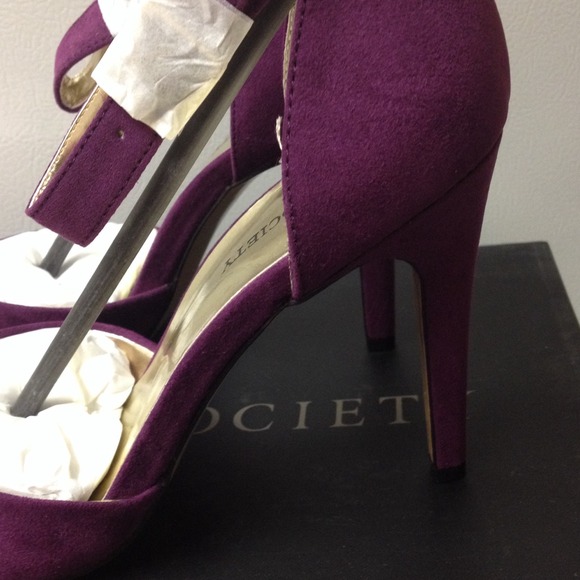SOLD Julianne Hough for Sole Society Shoes - Picture 3 of 4