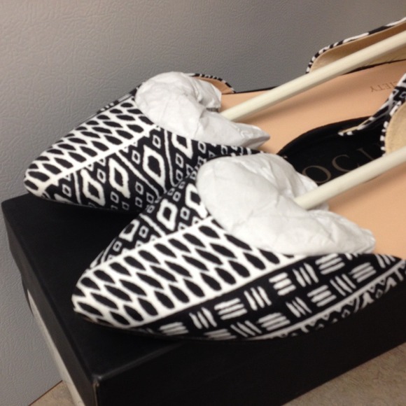 Sold Julianne Hough for Sole Society flat Shoes - Picture 2 of 4